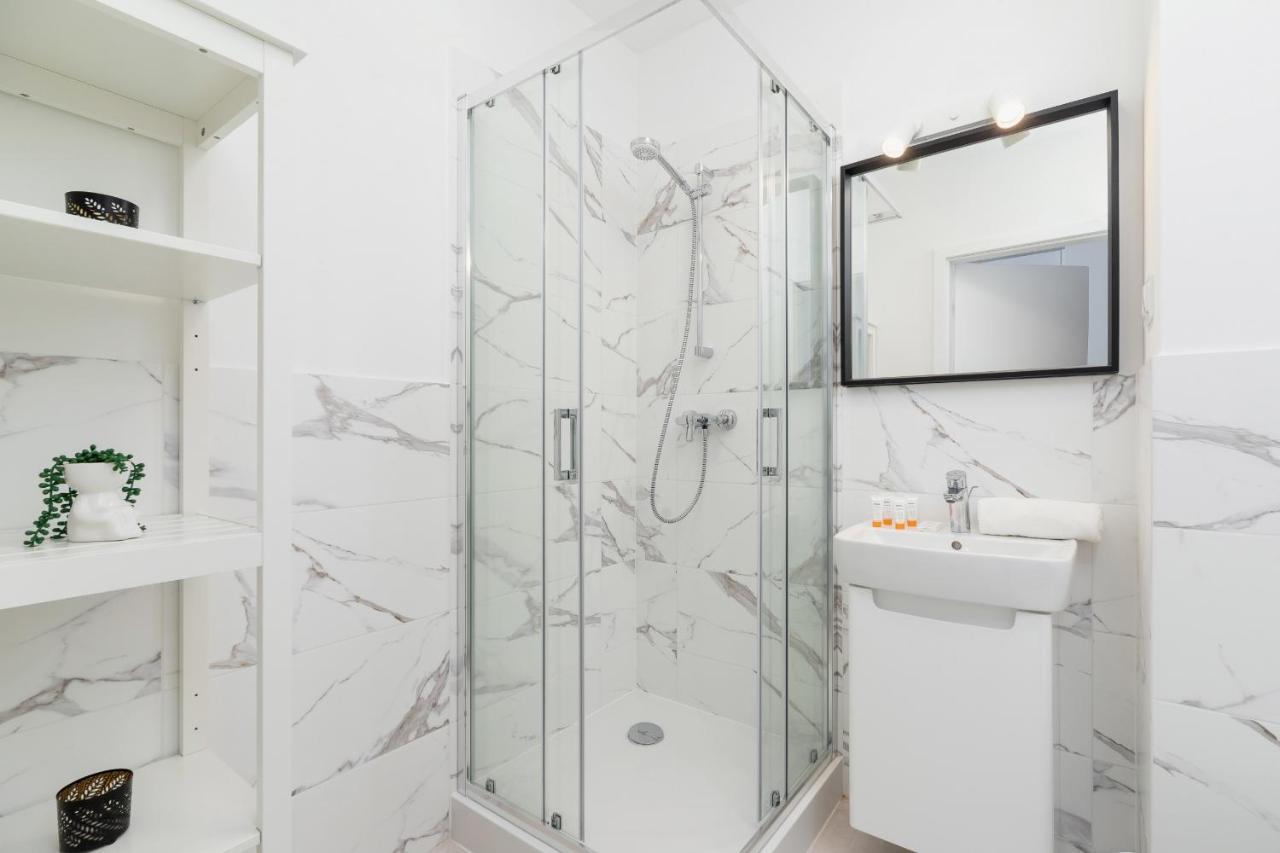 Elegant Pet-Friendly Studio In Krakow By Noclegi Renters Buitenkant foto